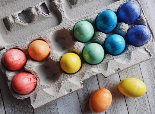pintura huevos.jpg