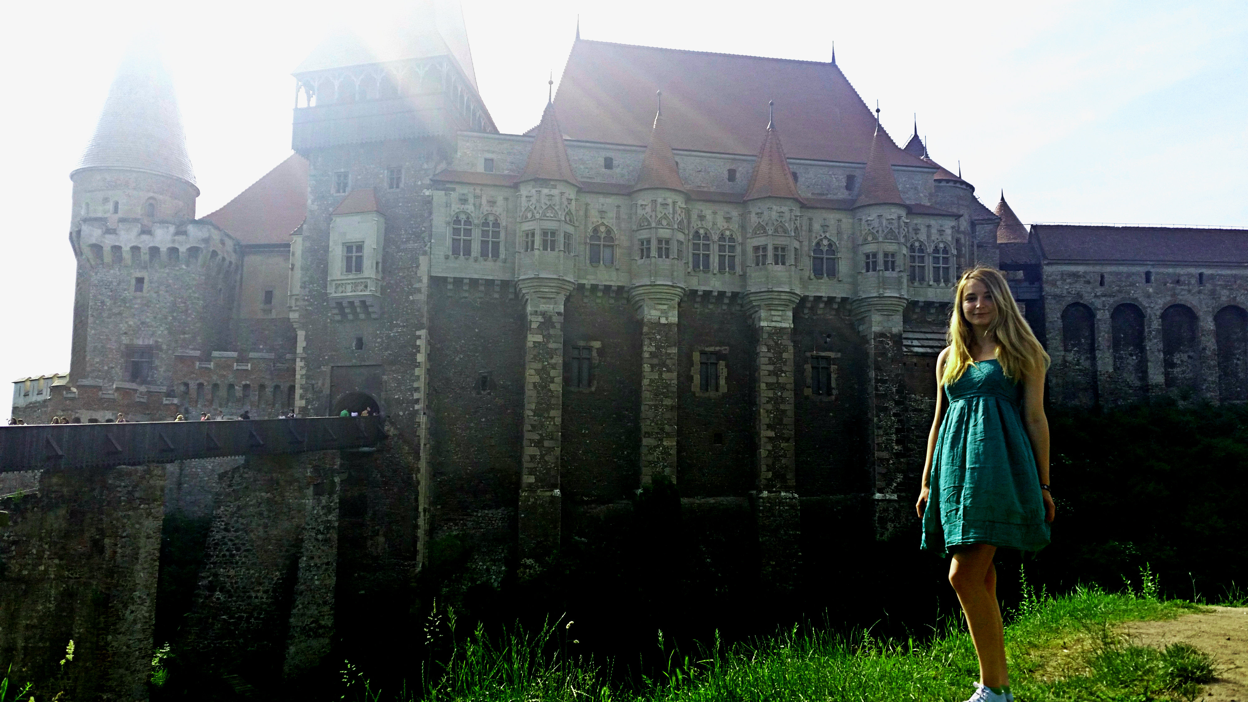 Corvinilor Castle.jpg