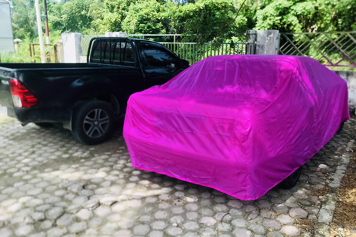 Mobil Bang Lux di kantor.jpg