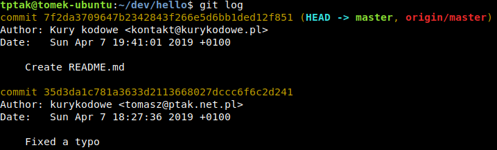 Git log ze zmianą dodającą readme