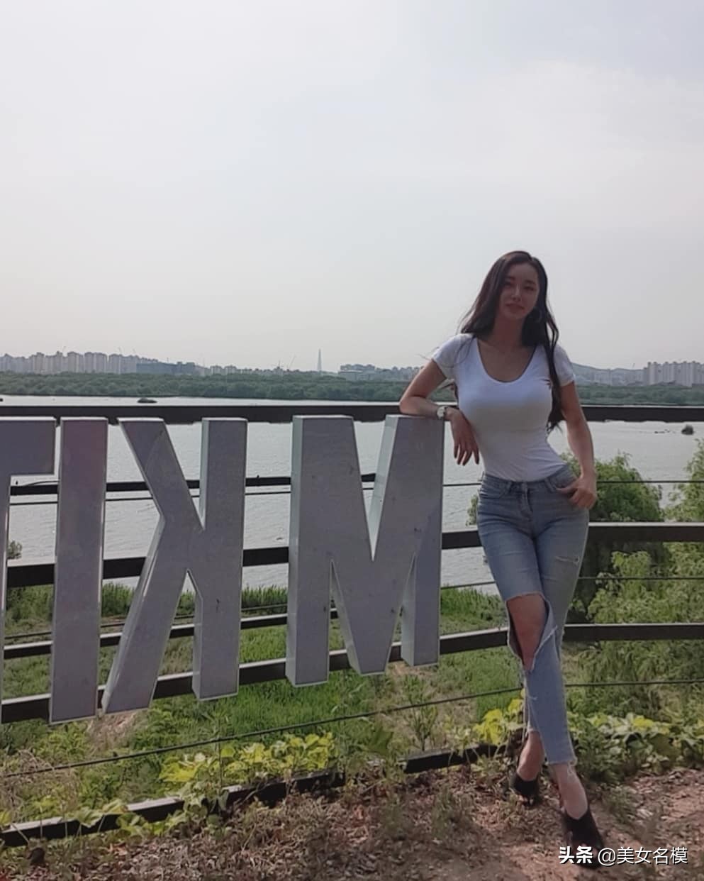 8f01eec73d0a401eabd1b8b13e52abdc.jpg
