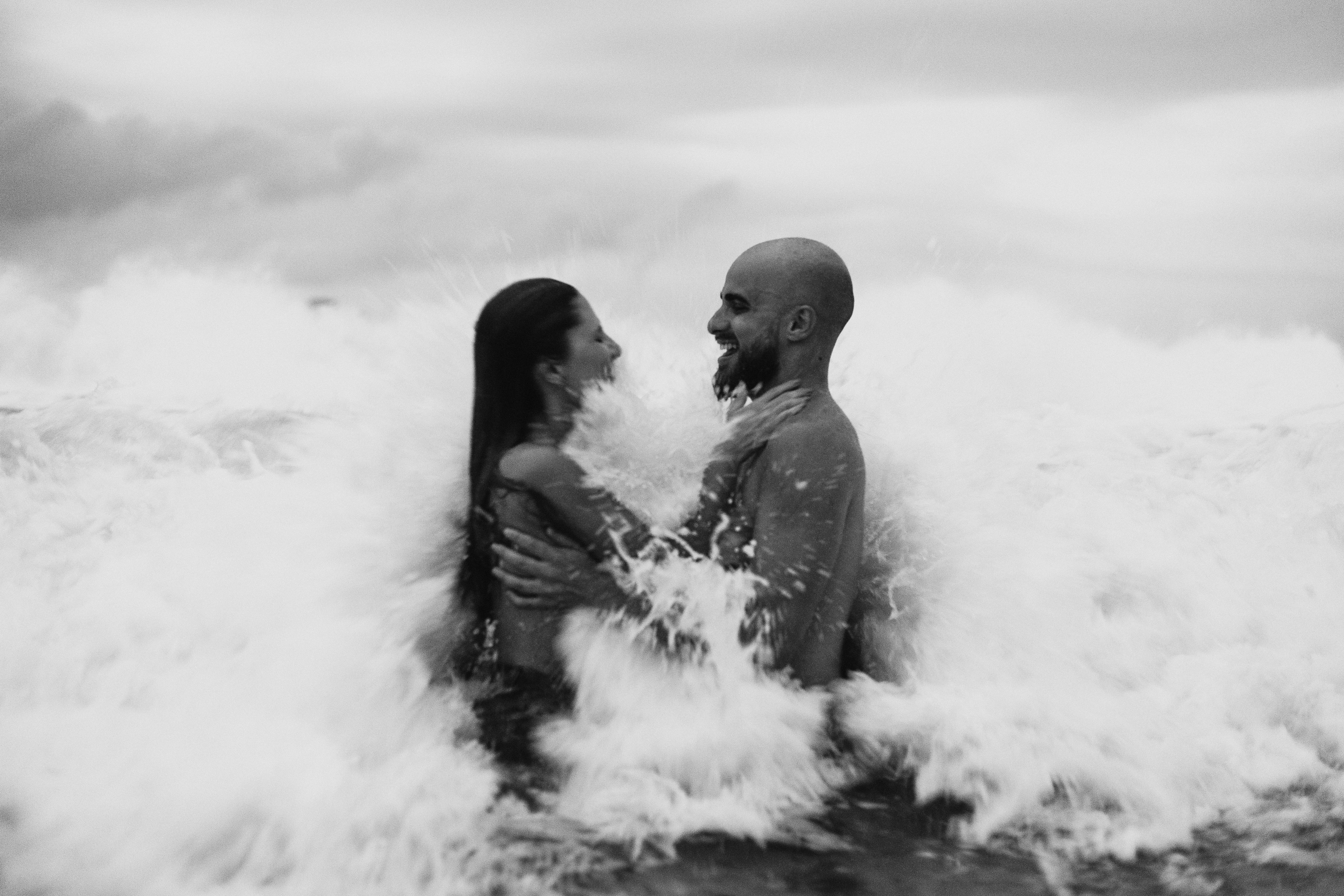 adults-beach-black-and-white-2623923.jpg