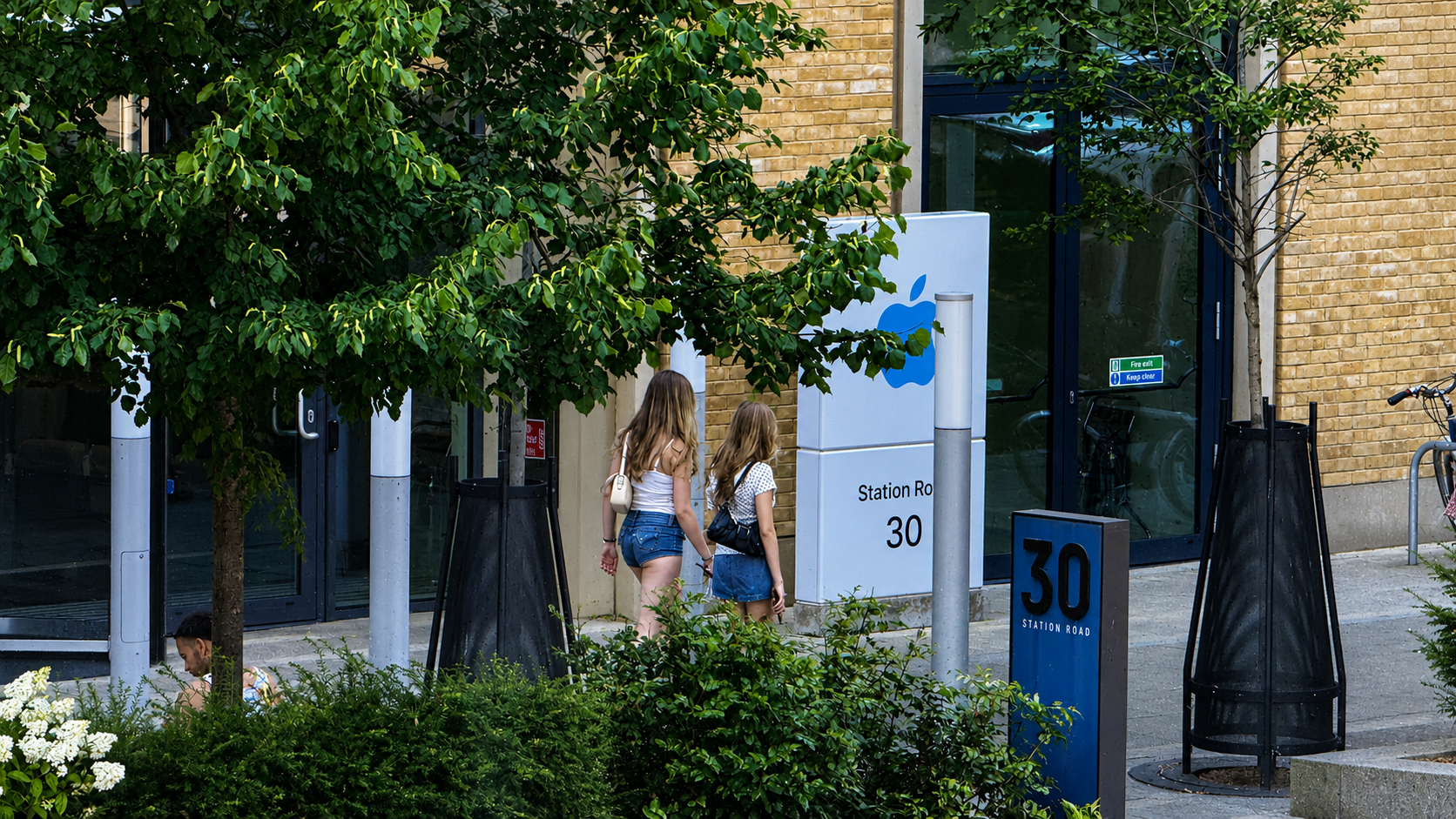 apple-research-development-station-road-cambridge.png
