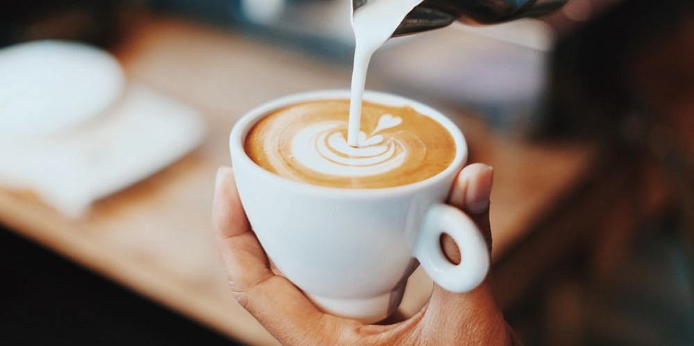 pouring-coffee-latte-art-1.jpg