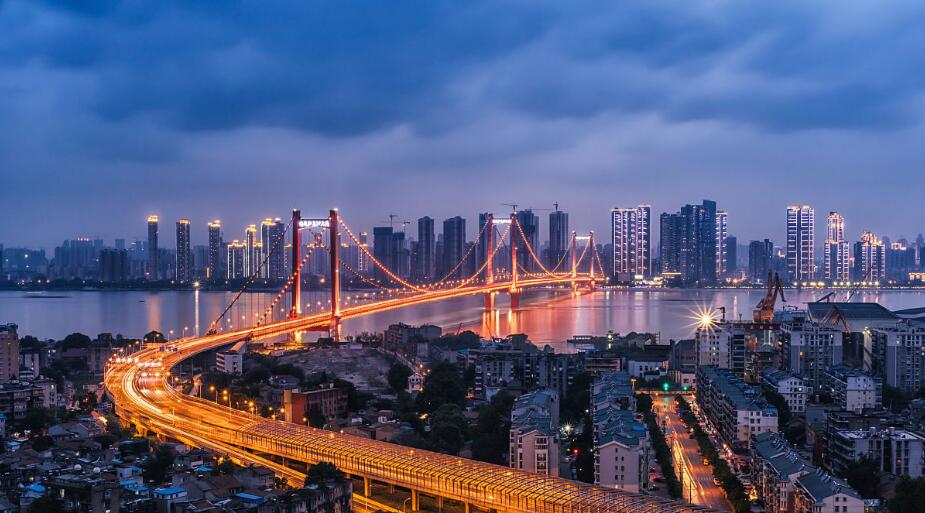 从武汉长江大桥到杨泗港长江大桥，历史到未来