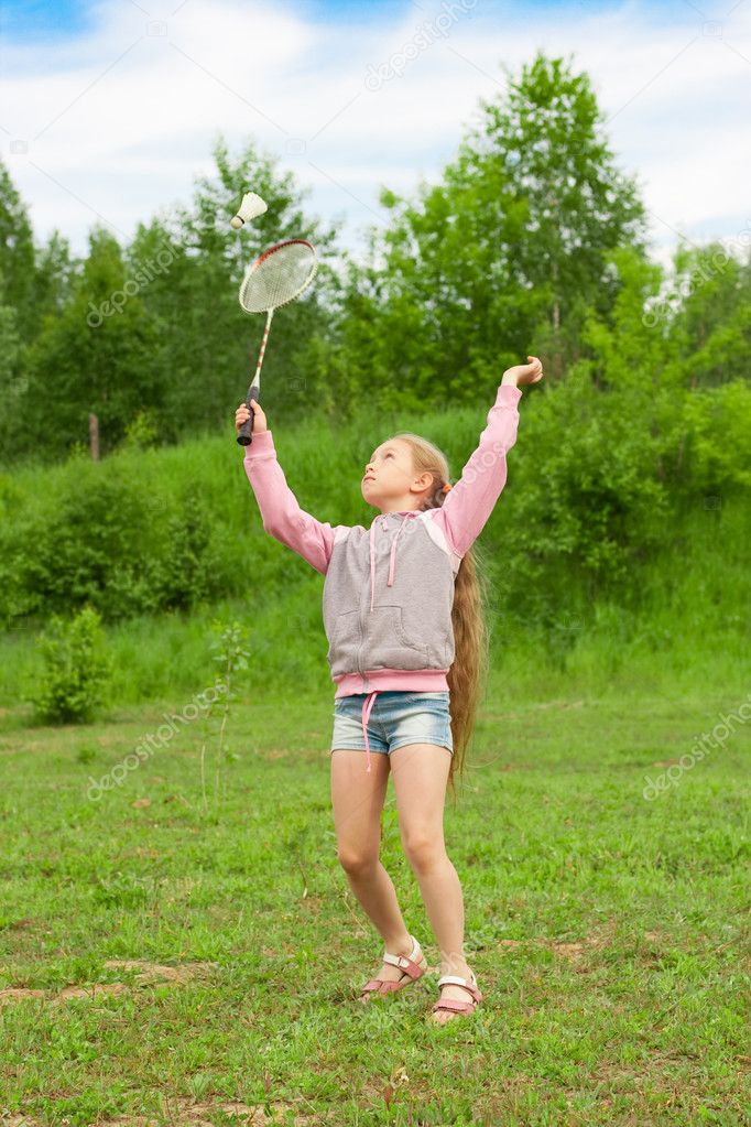depositphotos_5314168-stock-photo-little-girl-playing-badminton.jpg