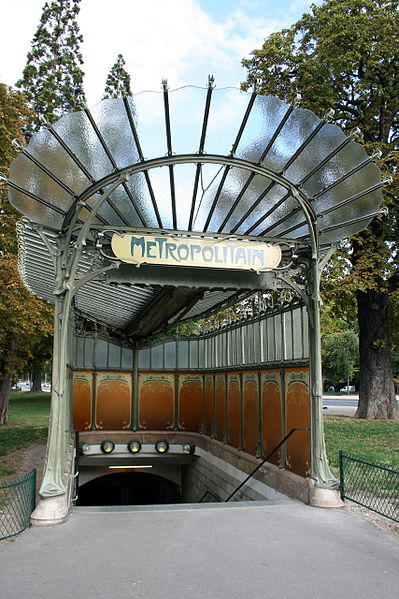 399px-Metro_porte_Dauphine_(2).jpg