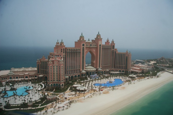 27-33-Worlds-Top-Strangest-Buildings-atlantis-dubai.jpg