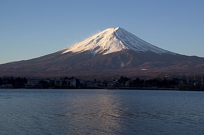 800px-FujiSunriseKawaguchiko2025WP.jpg