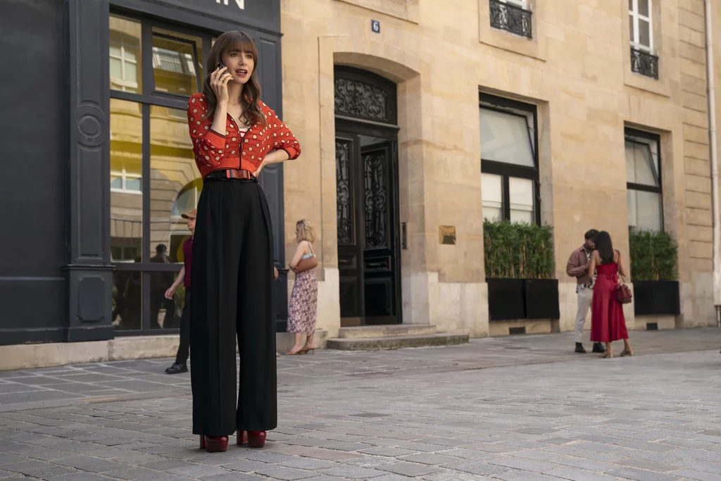 emily-in-paris-bangs-season-three (1).webp