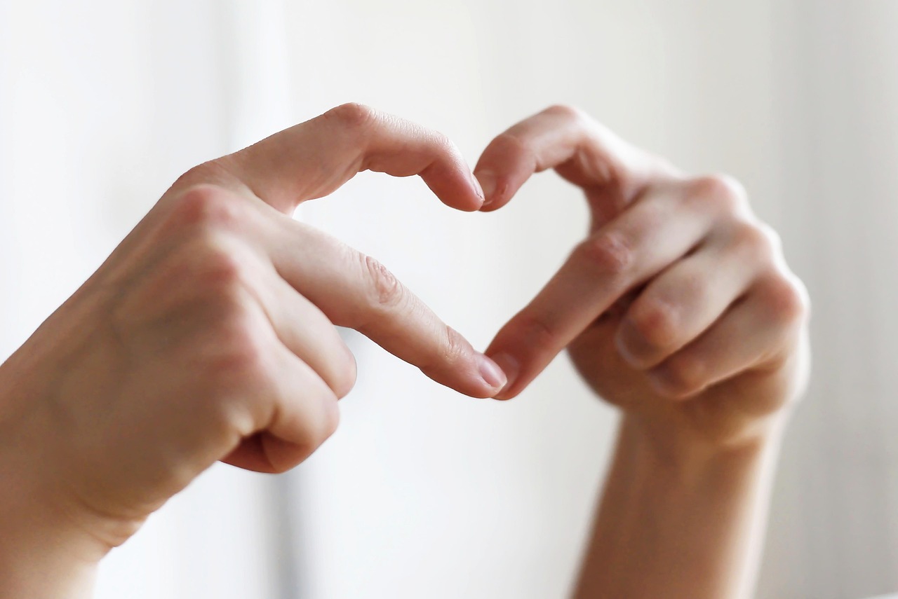 hands-7679387_1280 (1).jpg