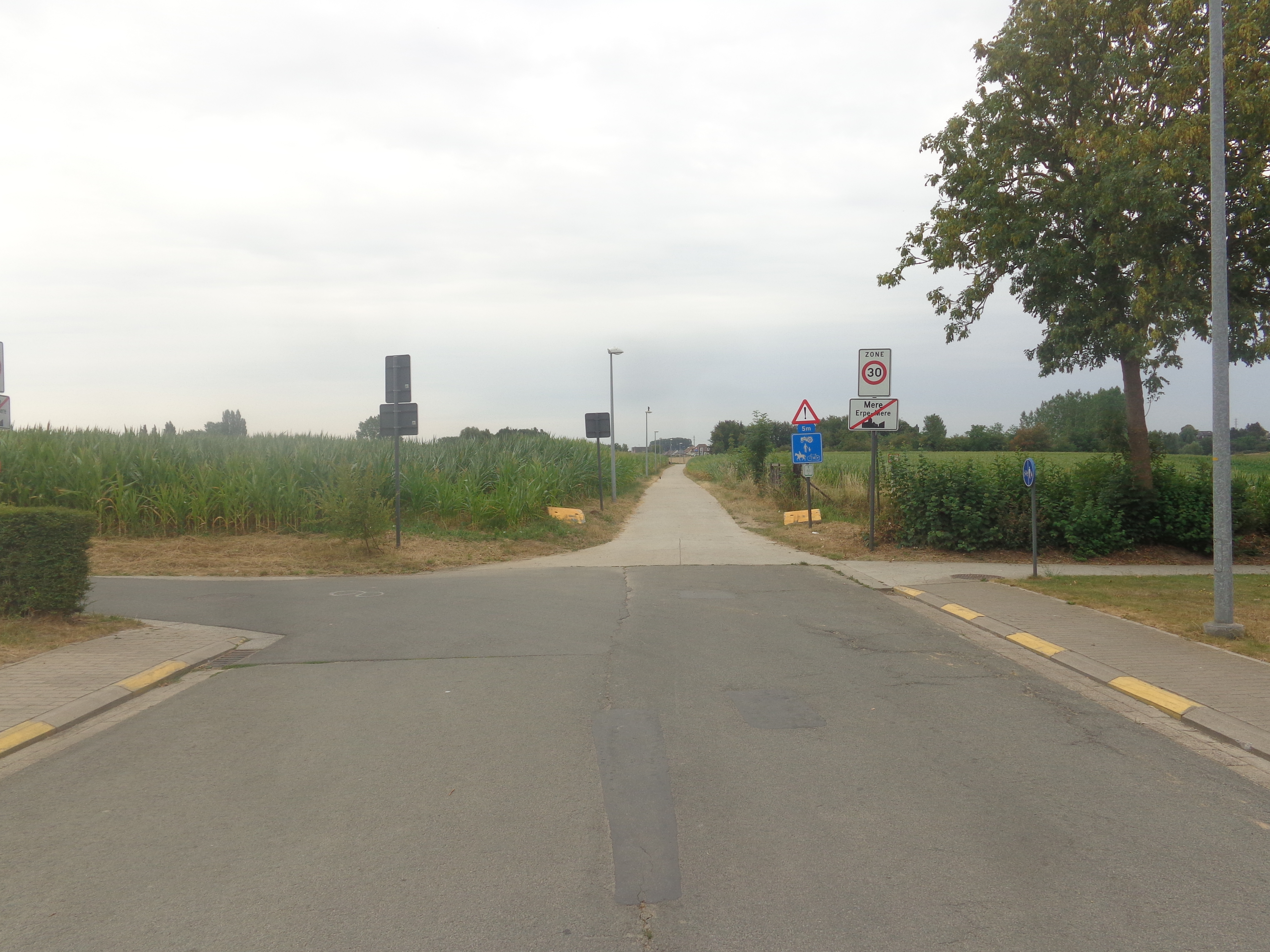 one day off in Gent , saved by the cops ... i NEVER thought i would say this