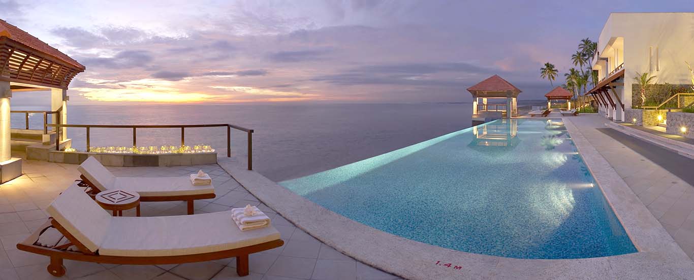 kovalam-beach-resorts.JPG