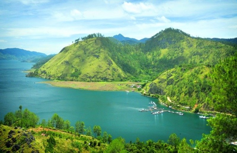 danau-aneuk-laot.jpg