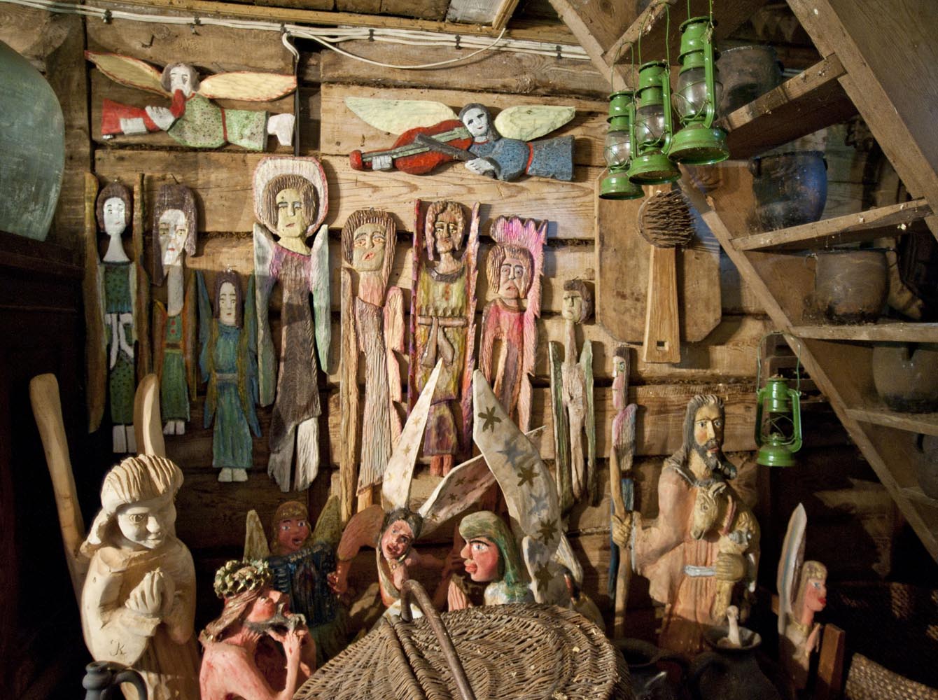 Wnętrze chaty Króla Biebrzy