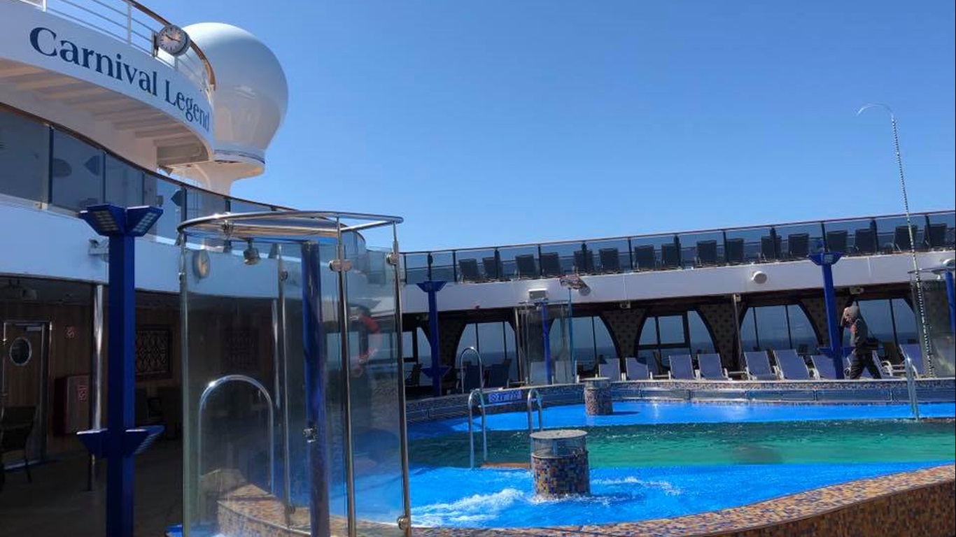 POOL2.jpg