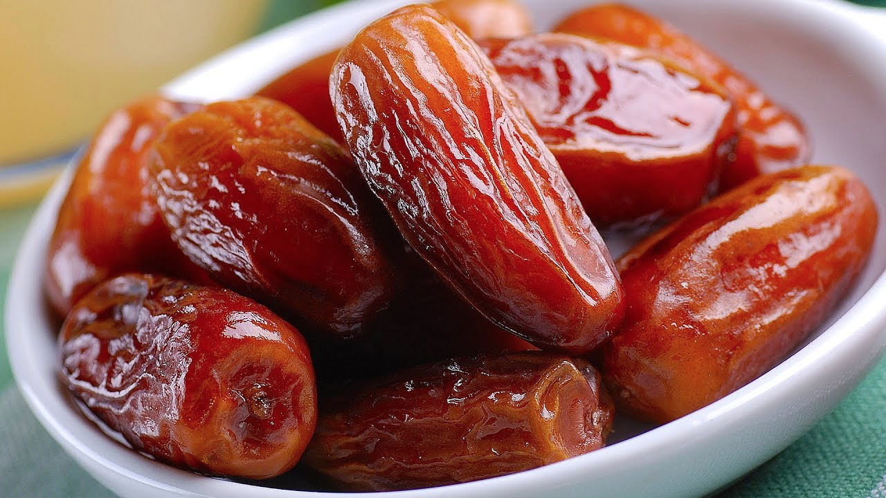 Date fruit. Хурма финики. Финики мамбрум. Иранская хурма. Курма финик пайдасы.