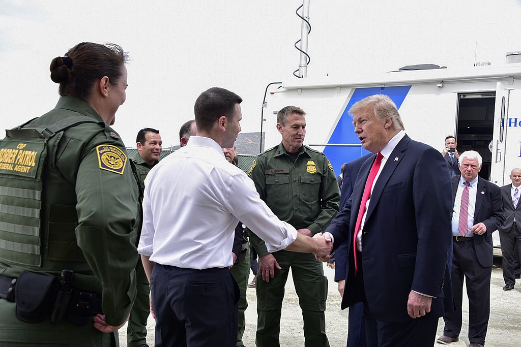1024px-CBP_Tours_San_Diego_Border_Wall_Prototypes_with_POTUS_(39912432275).jpg