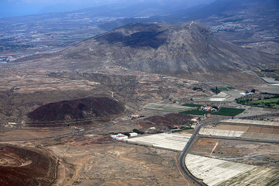 Flight_over_the_Canary_018_s.jpg