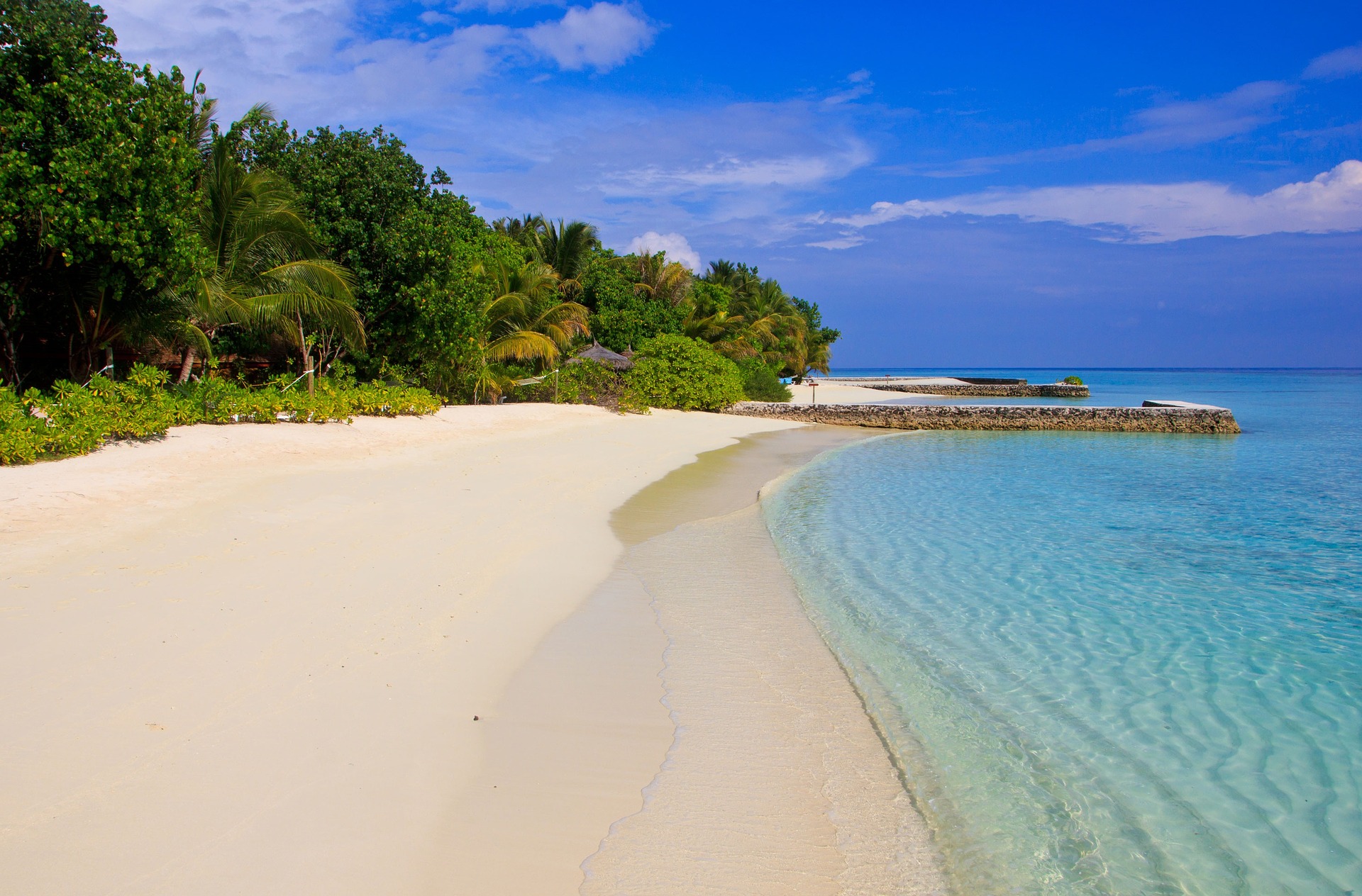 maldives-1044368_1920.jpg