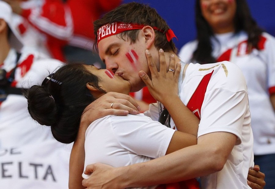 world-cup-2018-kiss15.jpg