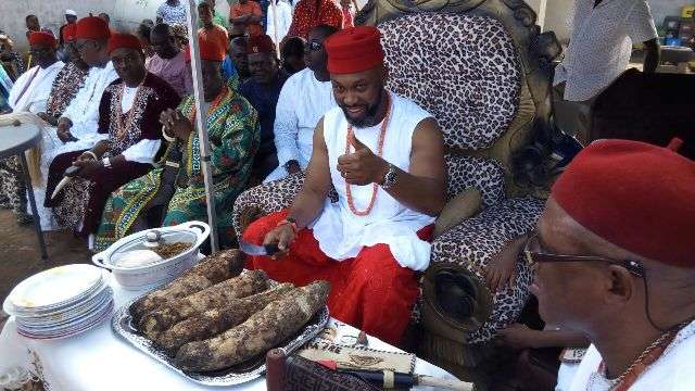 Chidoka-cutting-the-yam.jpg