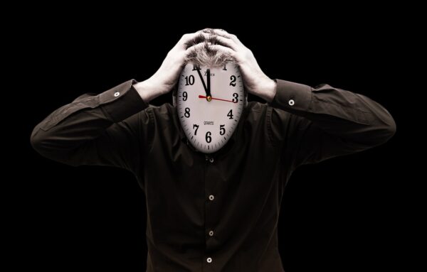 stress-burnout-businessman-2883638-600x383 (1).jpg