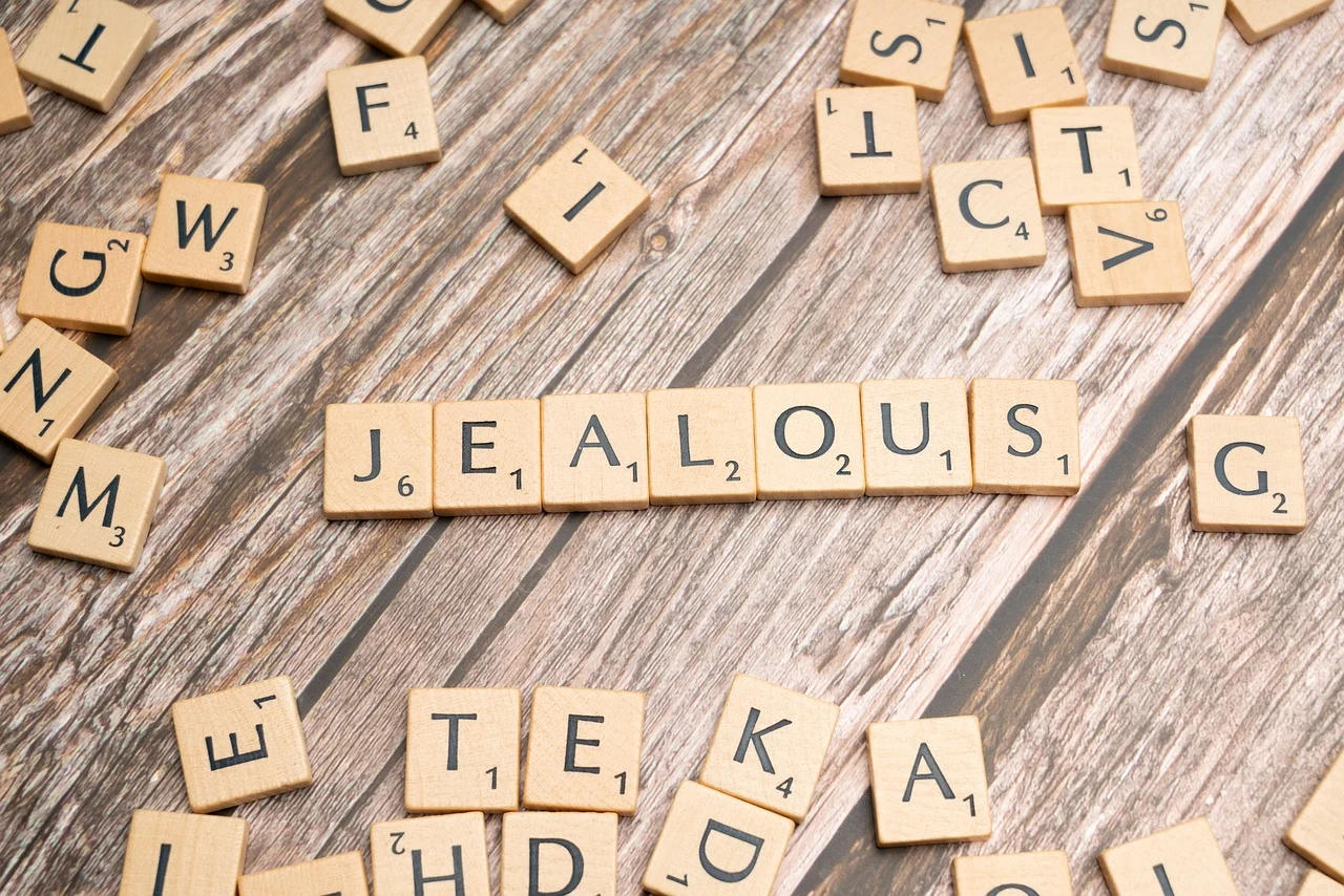 jealous-8493844_1280.webp