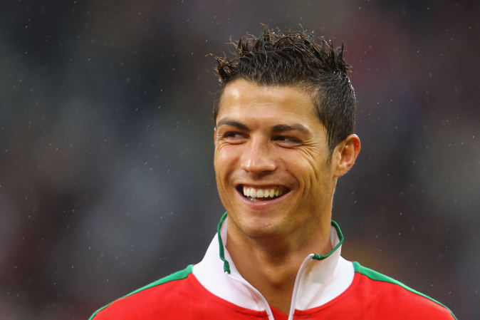 cristiano-ronaldo-555730-1-raw (1).jpg