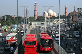 Lahore_Bus_Service_at_Central_Station,_Lahore.jpg