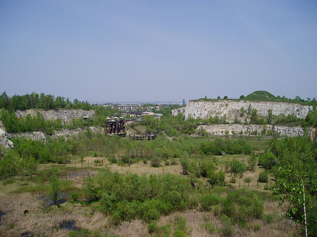 640px-Krzemionki_Podgórskie_(Kraków)-kamieniołom.jpg