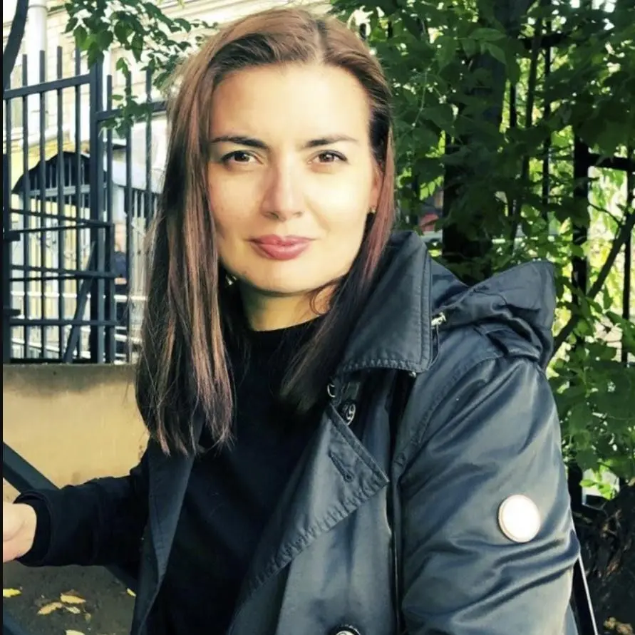 1. судья Менделеева Олеся Анатольевна