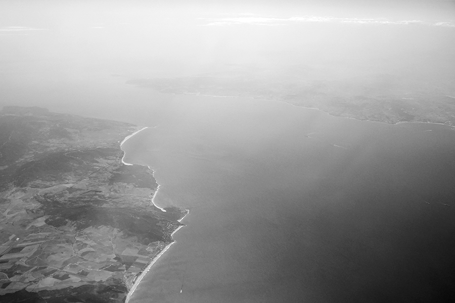 Flight_over_the_Canary_002_BW_s.jpg