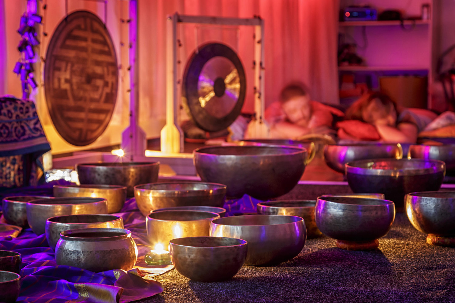 shutterstocksoundbathwithgongs.jpg