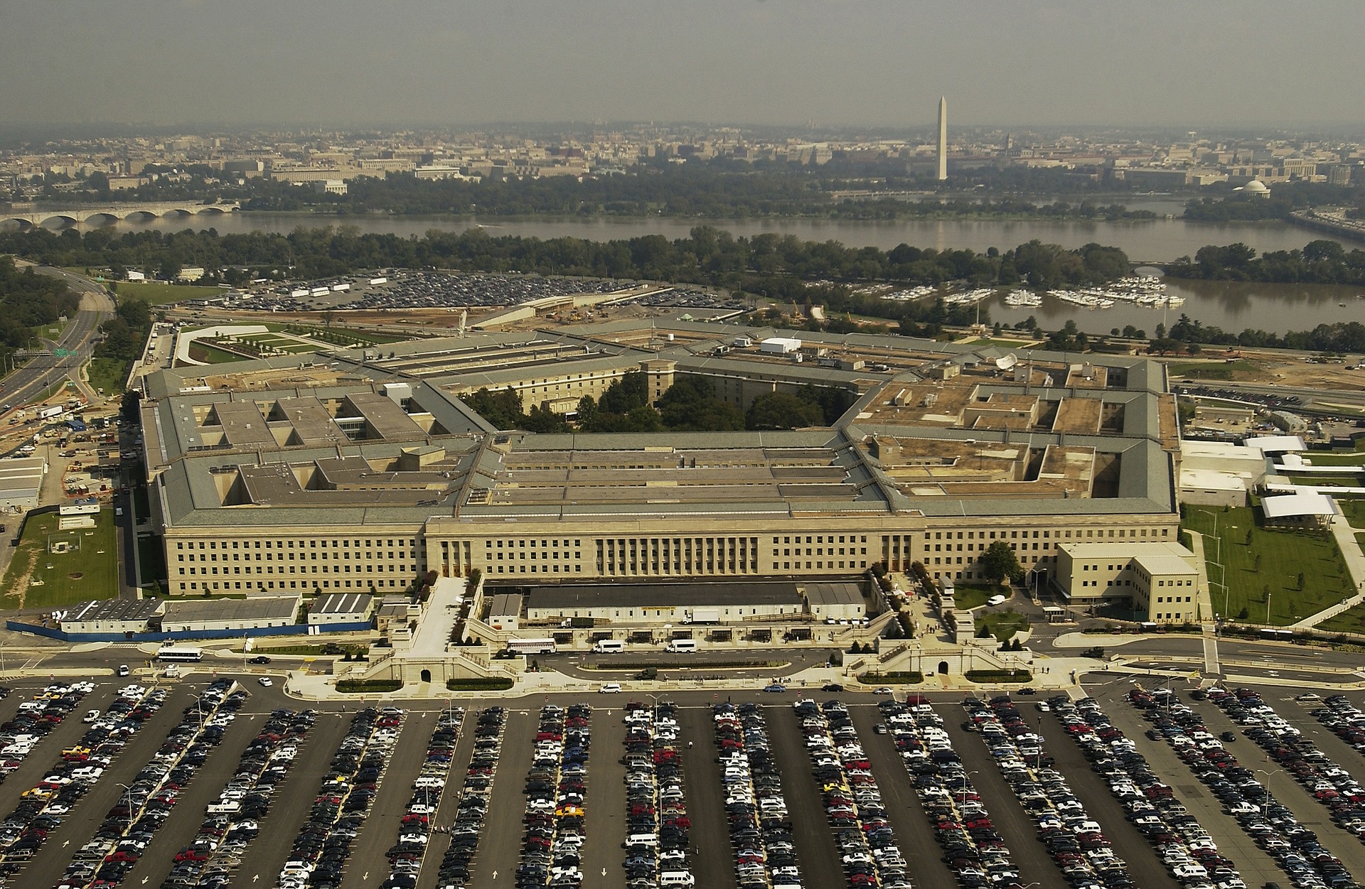 pentagon-80394_1920.jpg