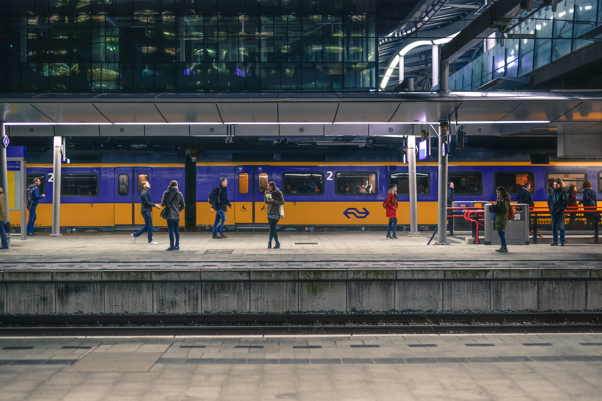 train-2954371_1920.jpg