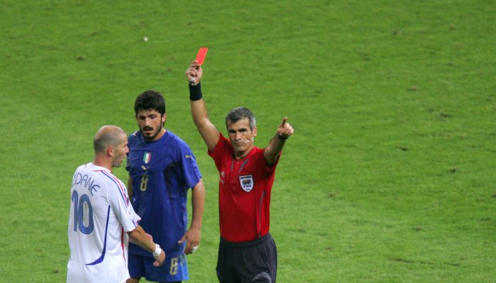 French-midfielder-Zinedine-Zidane-L-re-700x399.jpg