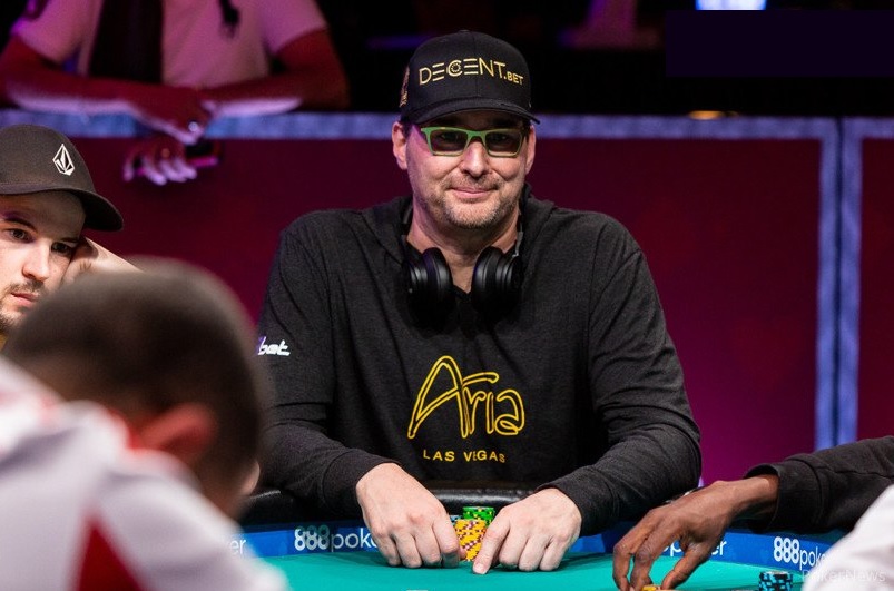 phil_hellmuth_decent.bet-anabell-hilarski01.jpg