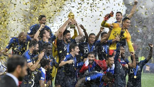 russia-soccer-wcup-france-croatia_1aabae26-8857-11e8-bbc3-e5c02a79570e.jpg