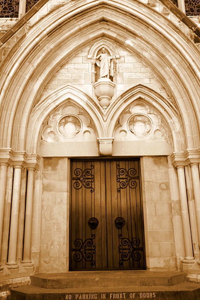 36485871_10156500784718832_7495988966961709056_n Doors to Catherdral, Bermuda.jpg