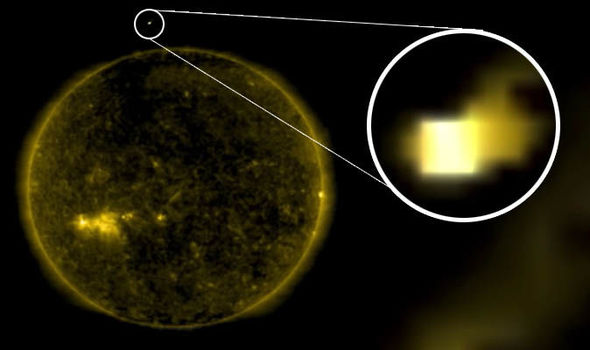 UFO-news-NASA-alien-cube-spacecraft-evidence-ufo-proof-Scott-Waring-1032253.jpg
