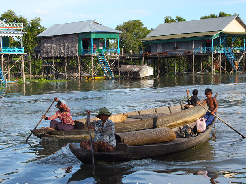 Kampong Phluk stilt house village 01 853x640.jpg