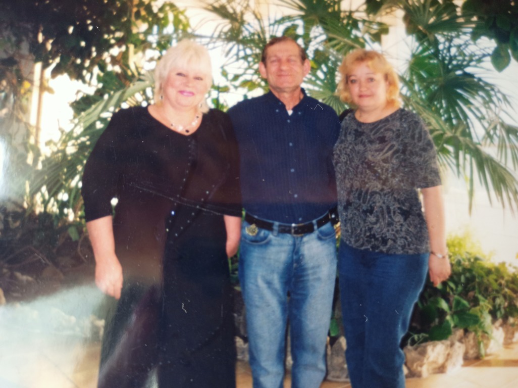 imgonline-com-ua-Resize-Et9wdBeu34bePM.jpg