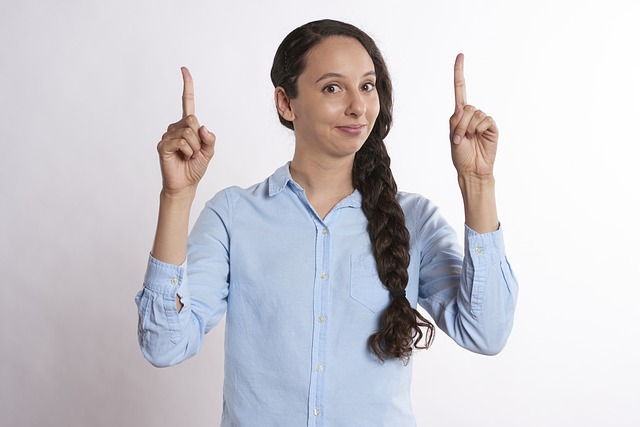 pointing-2649311_640.jpg