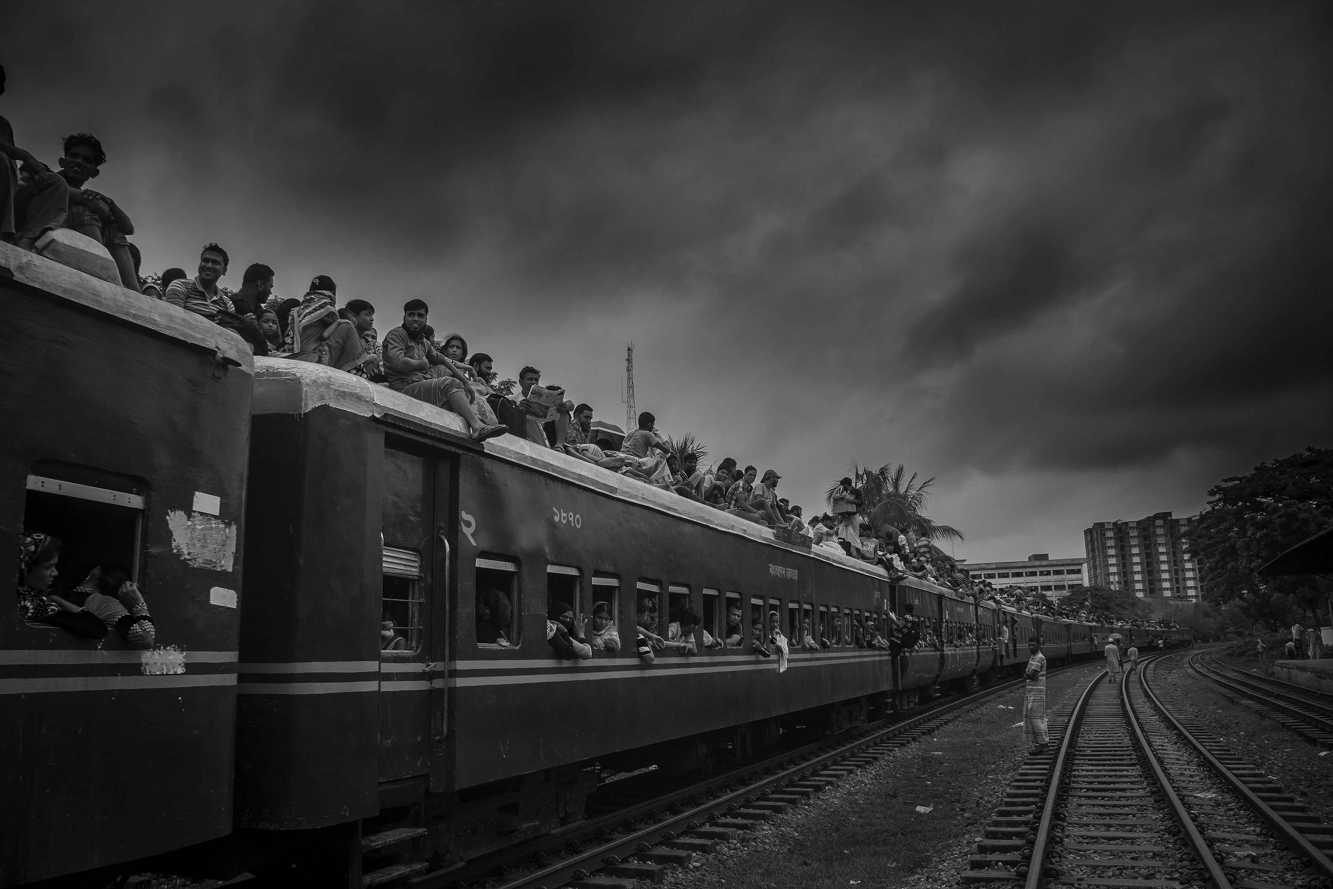 train-4998334(1).jpg