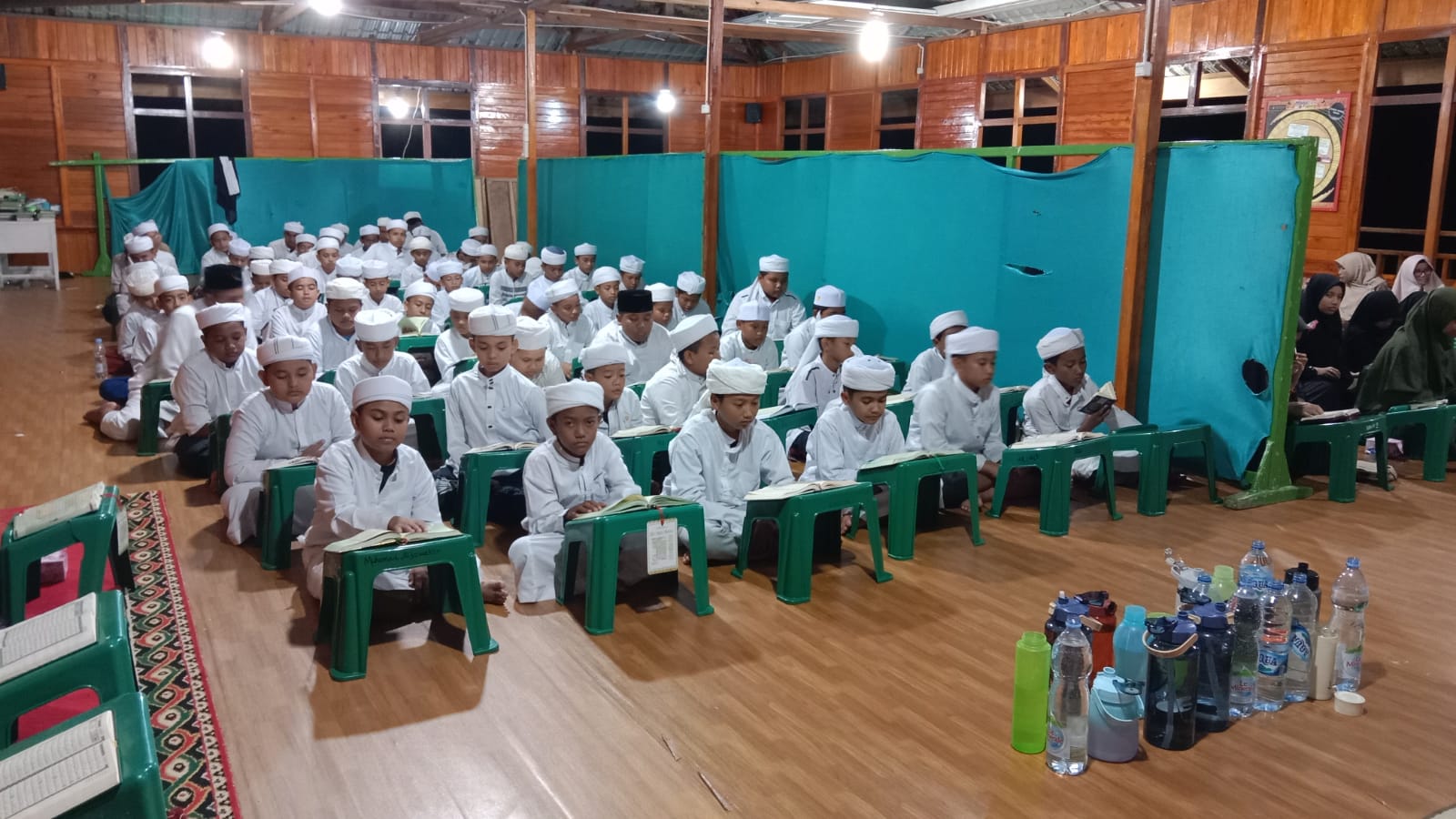 Suasana di Ma'had SMPIT RQS Abdya / The atmosphere at Ma'had SMPIT RQS Abdya