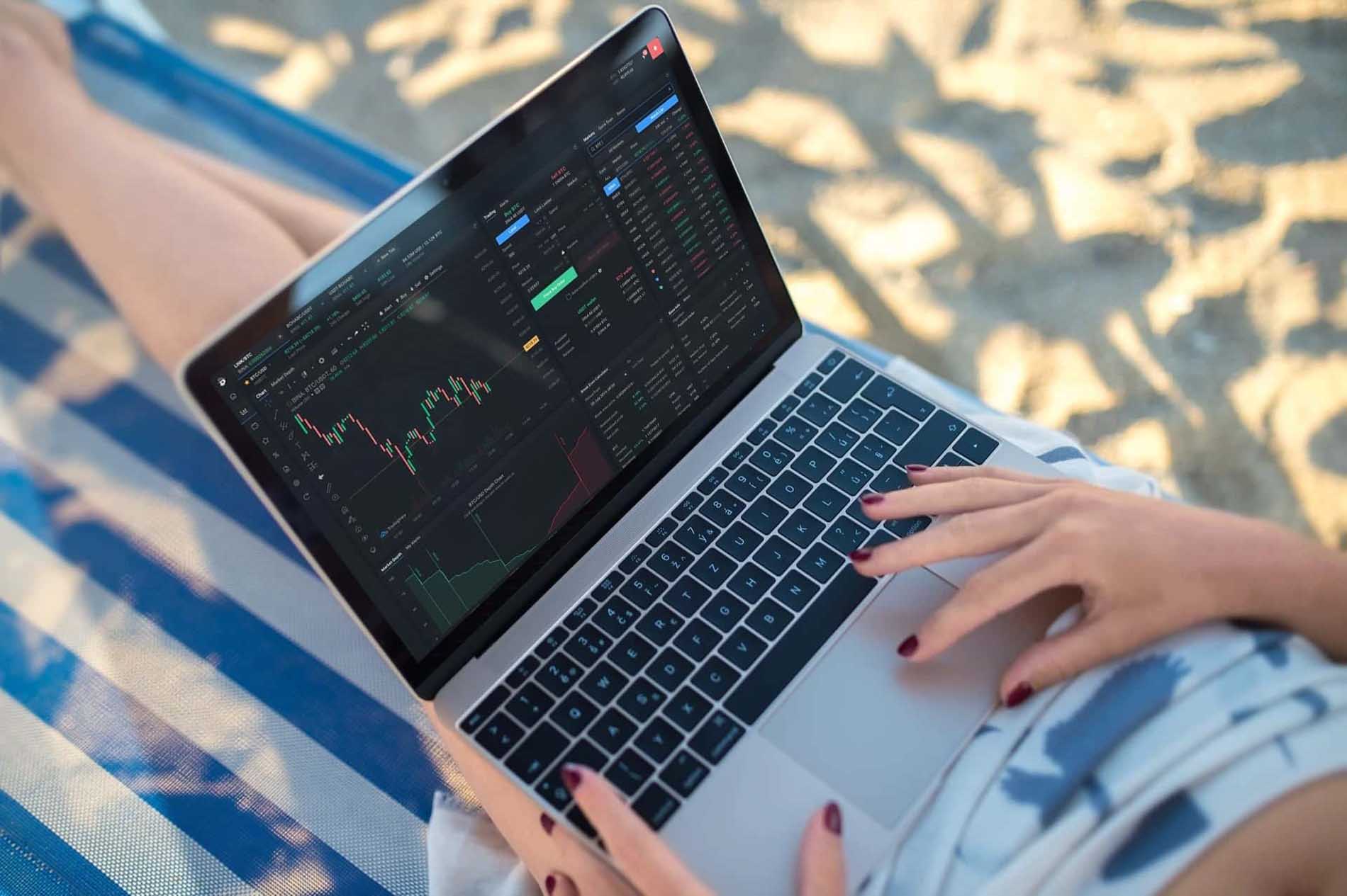 laptop-beach-sand.jpg