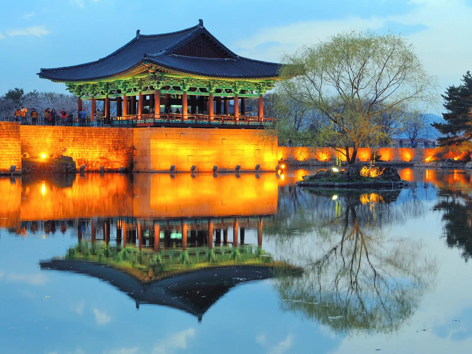 Donggung-Palace-and-Wolji-Pond-GettyImages-591106790.webp