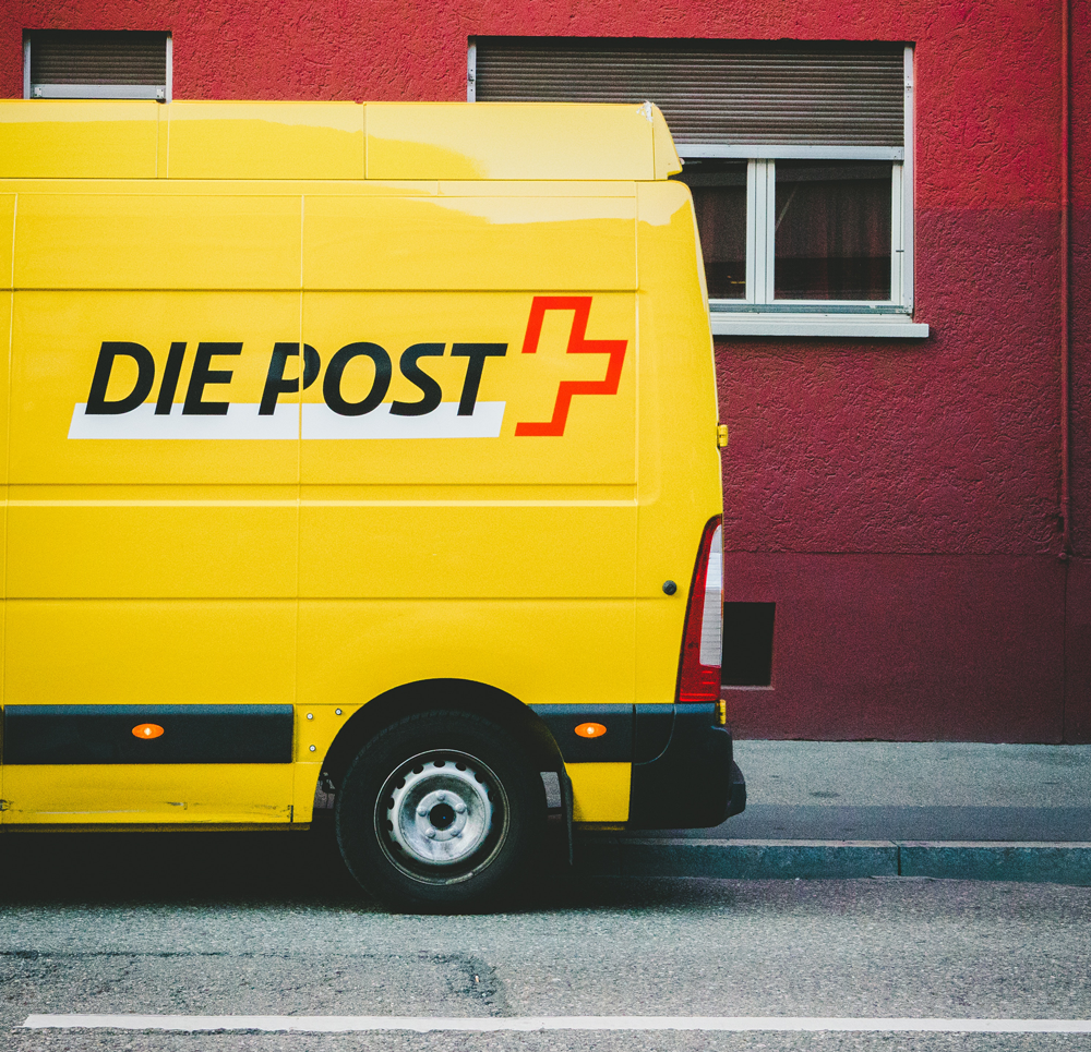 post-dhl-auto-ipad-zum-strom-schnell-einfach.png