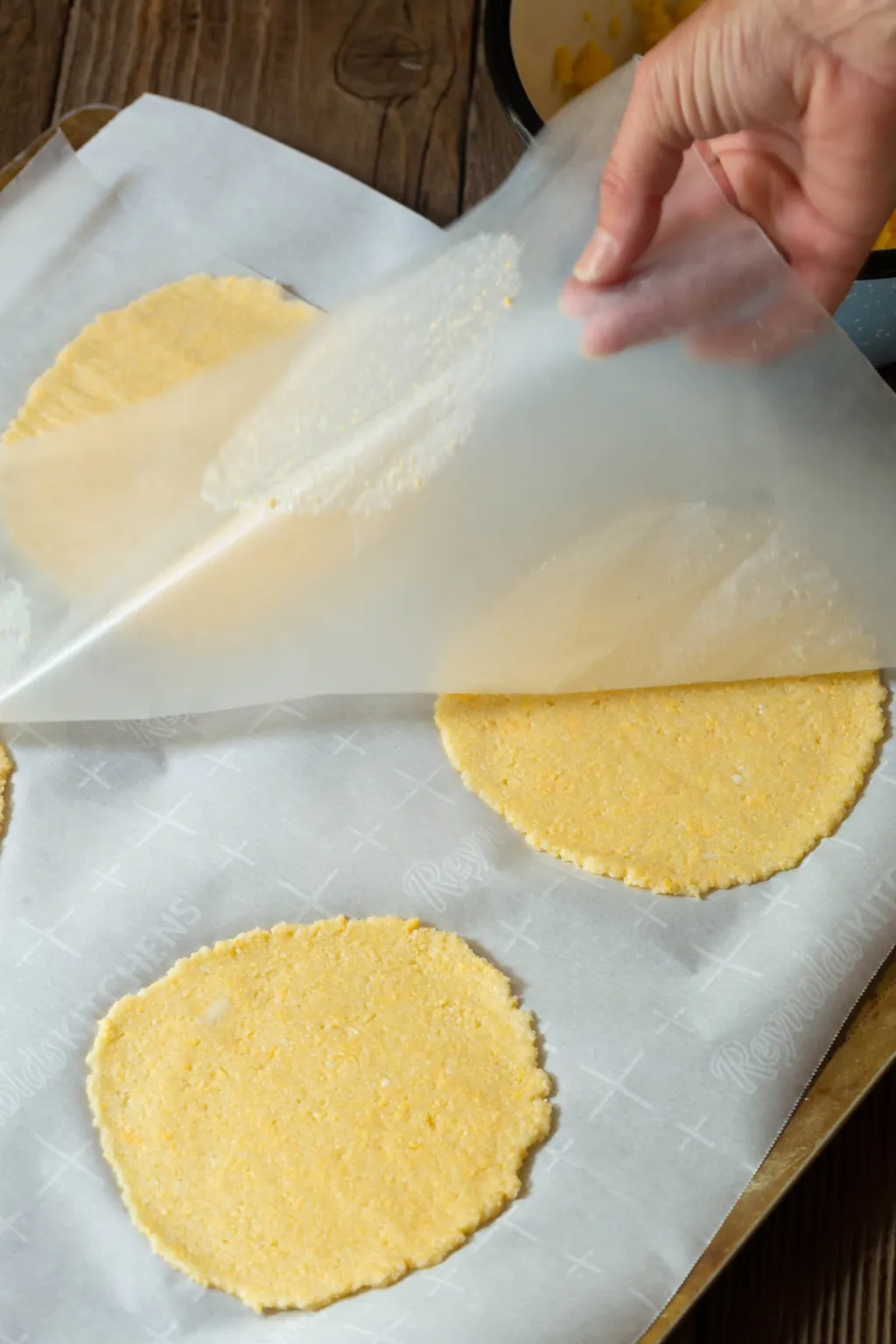 low-carb-tortilla-keto-cauliflower-6-scaled.webp